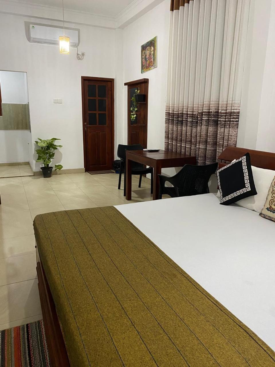 Why Not Palace Anuradhapura Exterior photo